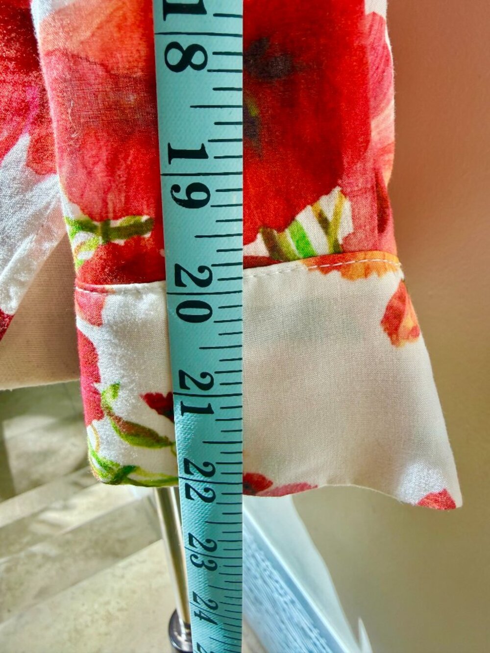 Gorgeous Haute Hippie White Blouse with Red, Pink, Orange Poppy Print, Small - Picture 4 of 9